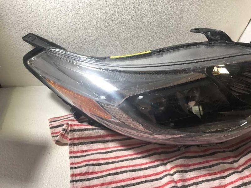 Faro derecho usado original (OEM) Toyota Avalon 2016-2018