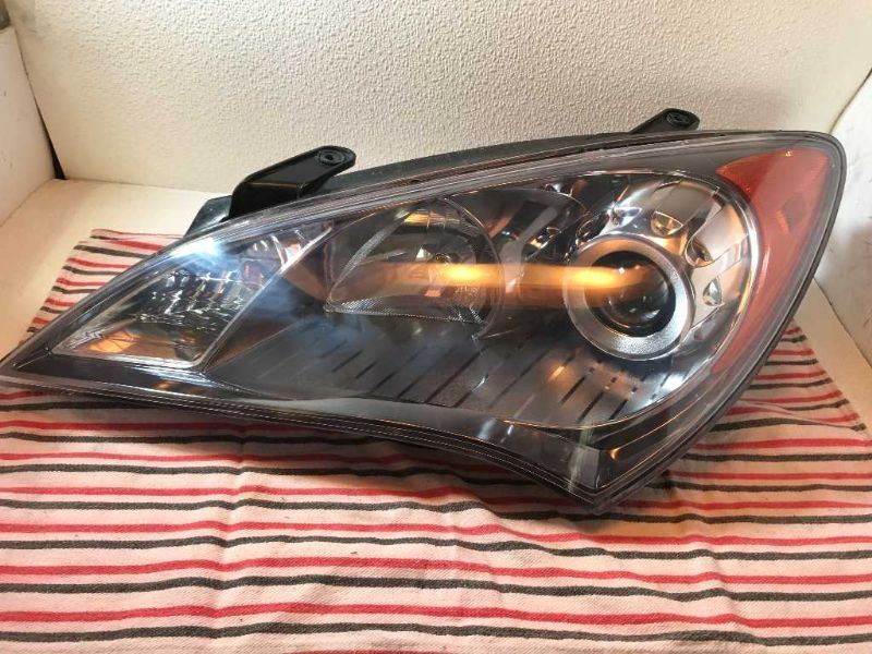 Left headlamp assembly composite used genuine OEM Hyundai Genesis Coupe 2010-2012