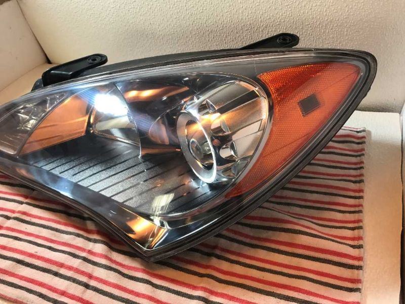 Left headlamp assembly composite used genuine OEM Hyundai Genesis Coupe 2010-2012