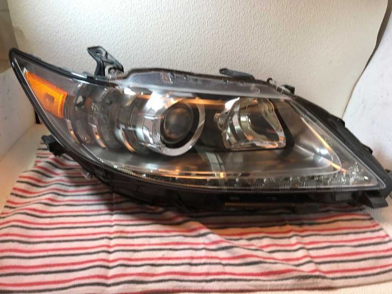 Right headlamp lens/housing used genuine OEM Lexus ES300H 2013-2015