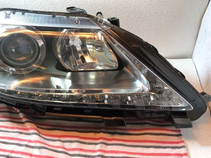 Right headlamp lens/housing used genuine OEM Lexus ES300H 2013-2015