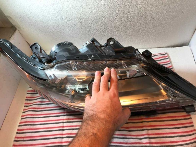 Right headlamp lens/housing used genuine OEM Lexus ES300H 2013-2015