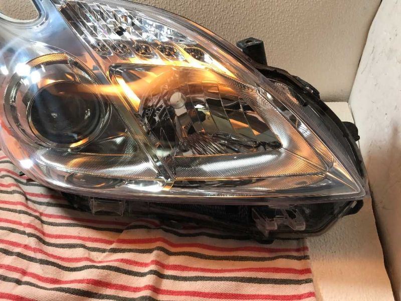 Right headlamp lens/housing used genuine OEM Toyota Prius 2012-2015