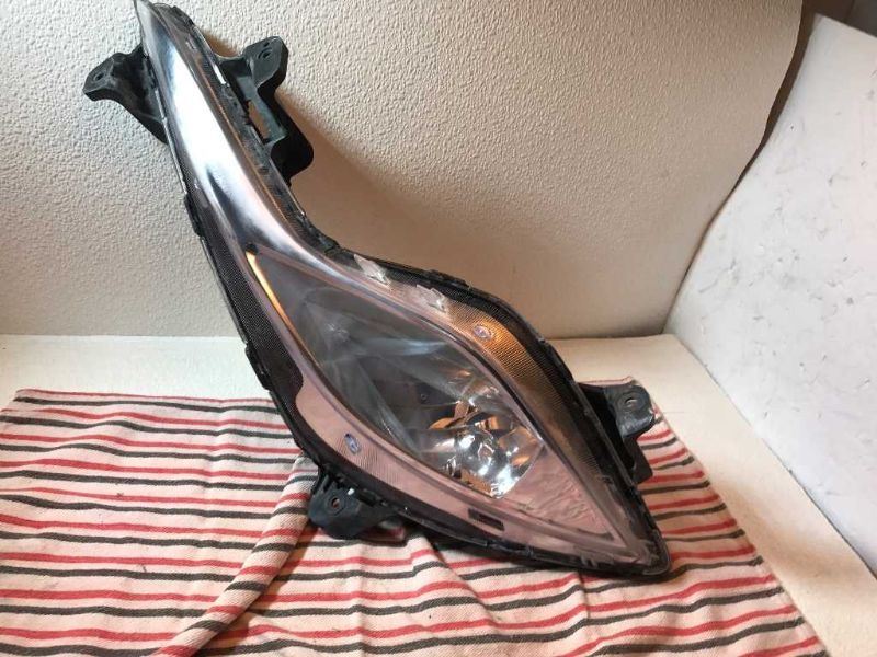 Left fog lamp assembly used genuine OEM Hyundai Sonata 2011-2015