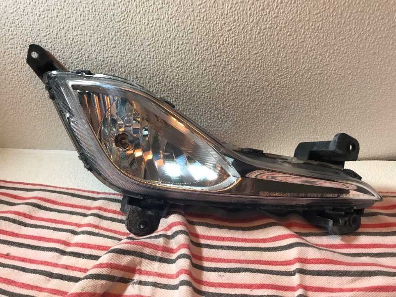 Left fog lamp assembly used genuine OEM Hyundai Sonata 2011-2015