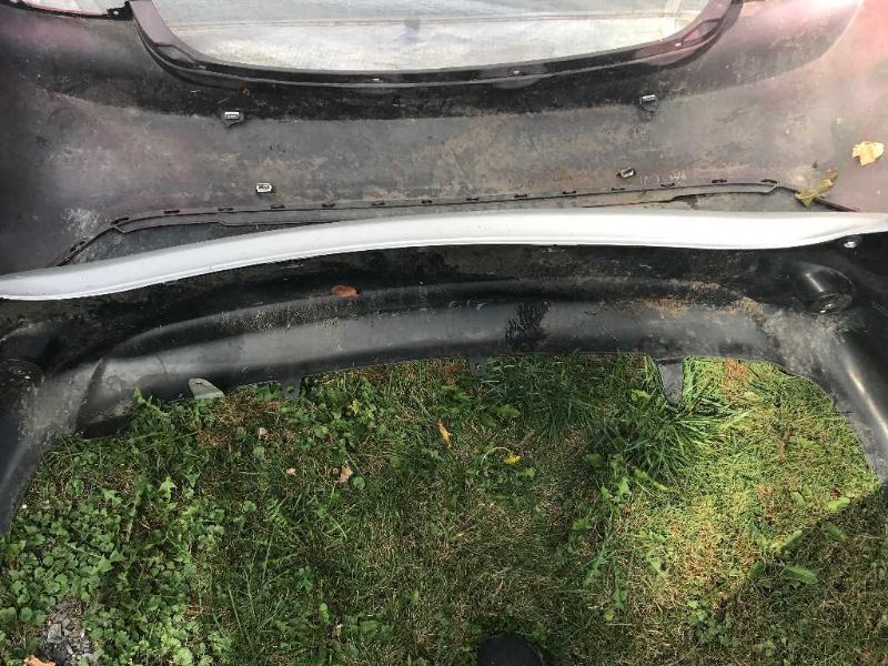 Defensa (parachoques) trasera usada original (OEM) Toyota Corolla 2009-2010
