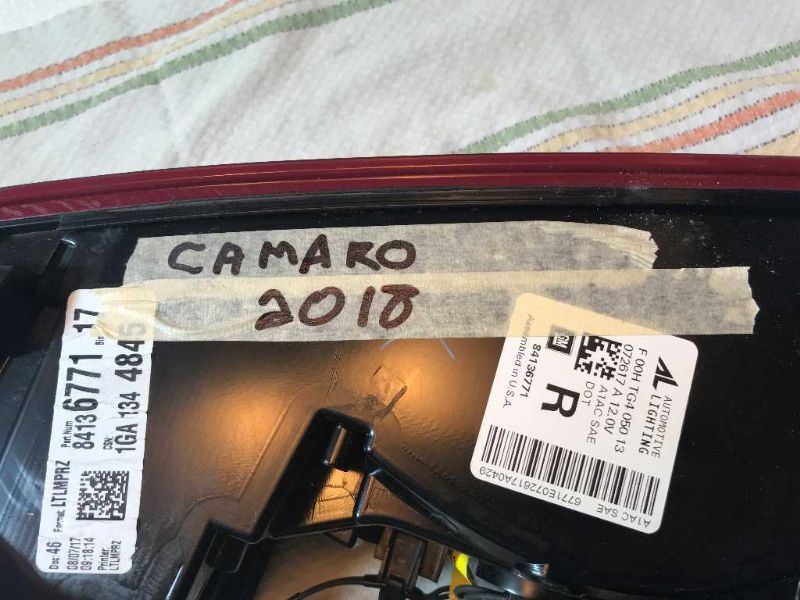 Calavera (luz trasera) usada original (OEM) Chevrolet Camaro 2016-2018