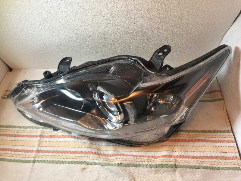 Left headlamp assembly composite used genuine OEM Lexus CT200H 2011-2017