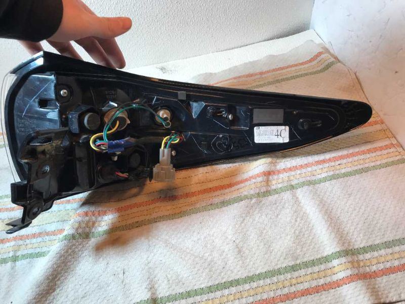 Left taillamp assembly outer used genuine OEM Nissan Murano 2015-2018