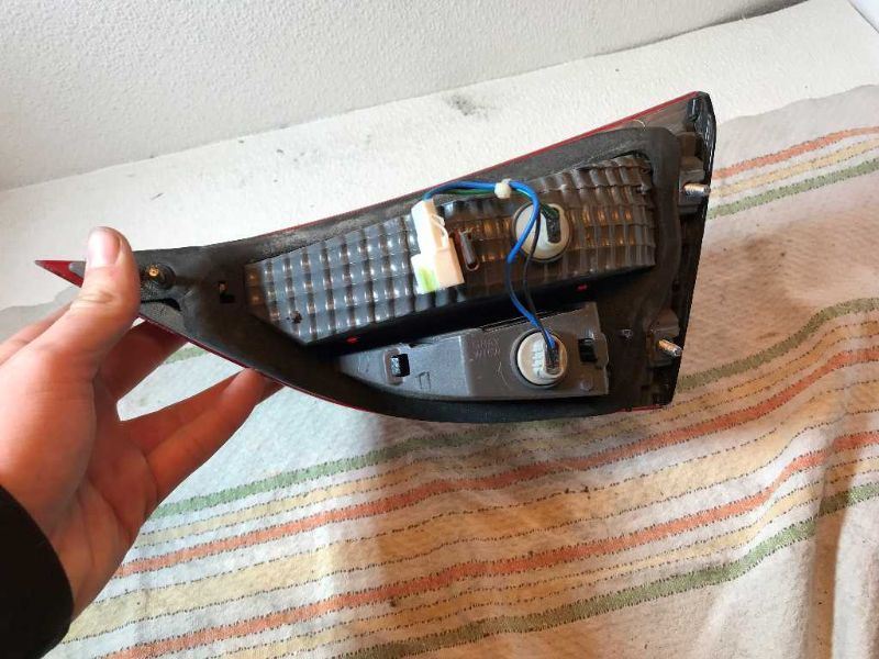 Left taillamp assembly inner used genuine OEM Hyundai Elantra 2011-2013