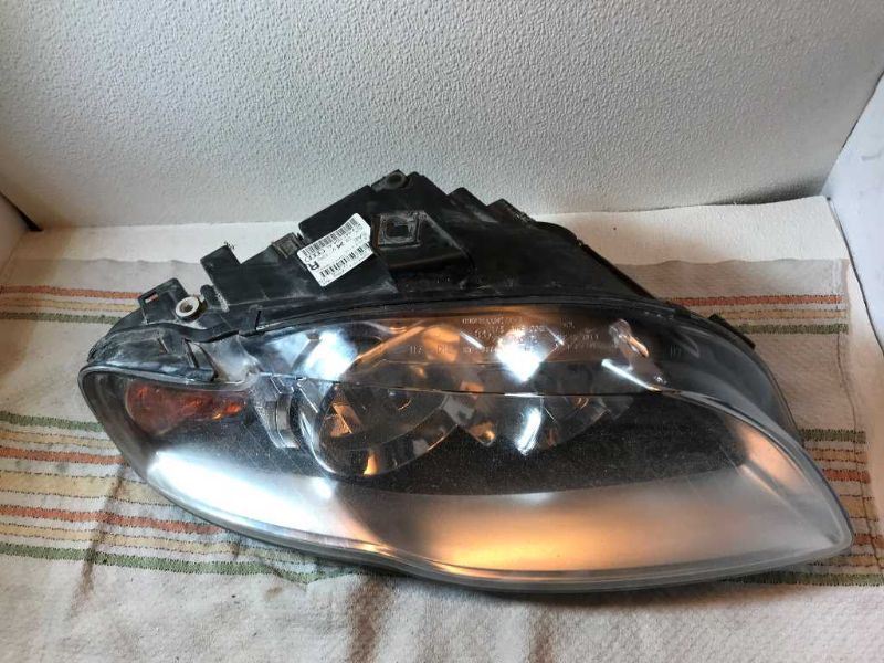 Right headlamp assembly composite used genuine OEM Audi A4 2005-2008