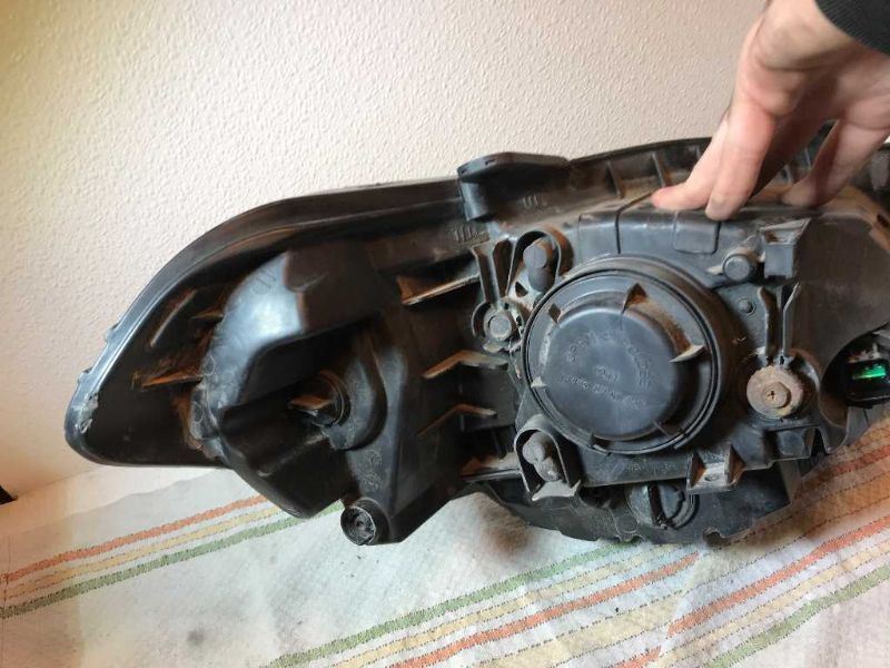 Left headlamp assembly composite used genuine OEM KIA Soul 2010-2011