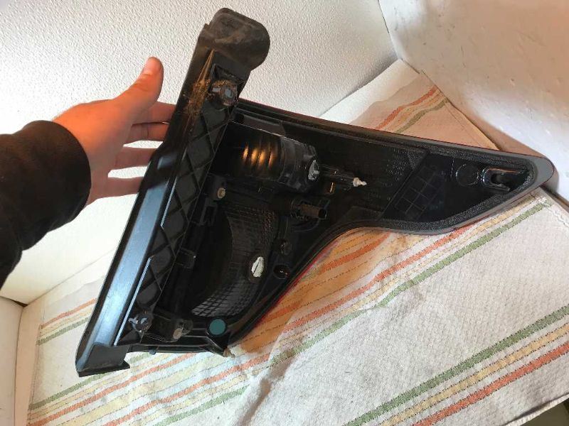 Left taillamp assembly used genuine OEM Ford Explorer 2011-2015