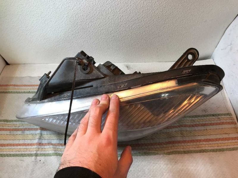 Right headlamp assembly composite used genuine OEM KIA RIO 2003-2005