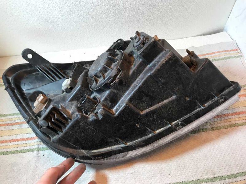Right headlamp assembly composite used genuine OEM KIA RIO 2003-2005