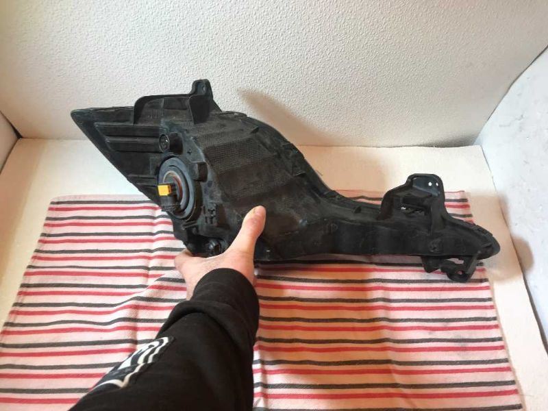 Faro antiniebla izquierdo usado original (OEM) Hyundai Sonata 2011-2015
