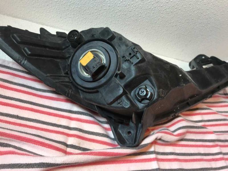 Faro antiniebla izquierdo usado original (OEM) Hyundai Sonata 2011-2015
