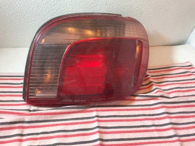 Right taillamp lens/housing used genuine OEM Toyota Echo 2003-2005