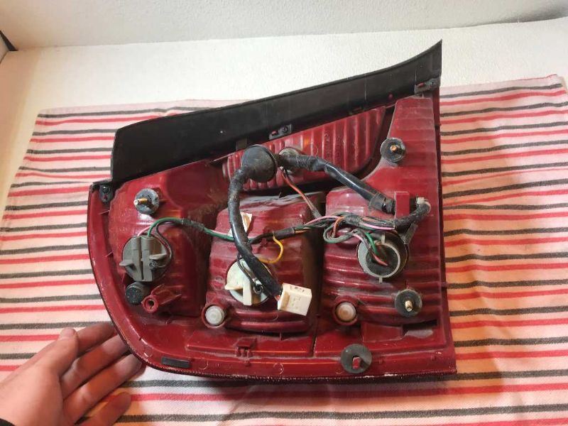Calavera (luz trasera) derecha usada original (OEM) Hyundai Accent 2006-2011