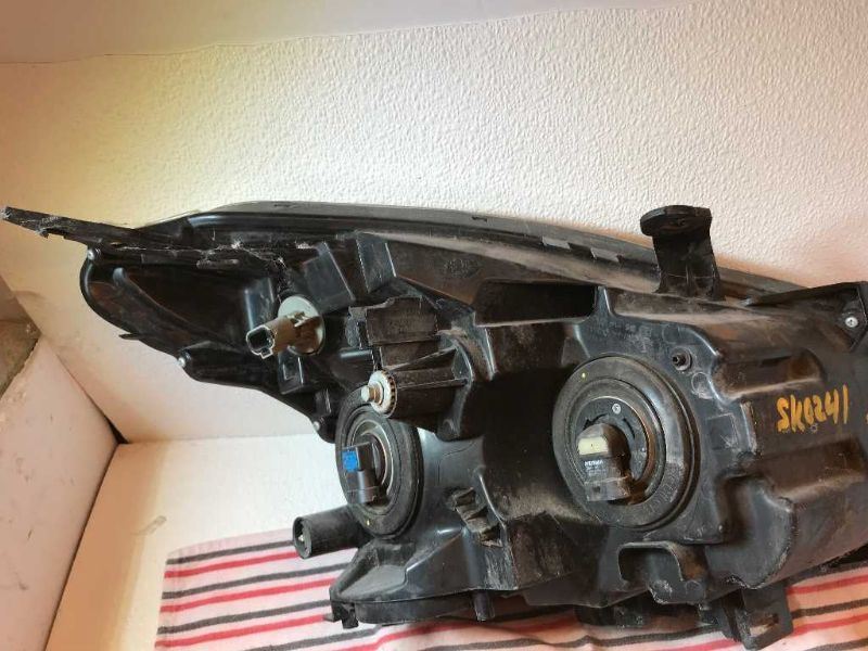 Faro izquierdo usado original (OEM) Nissan Rogue 2009-2010