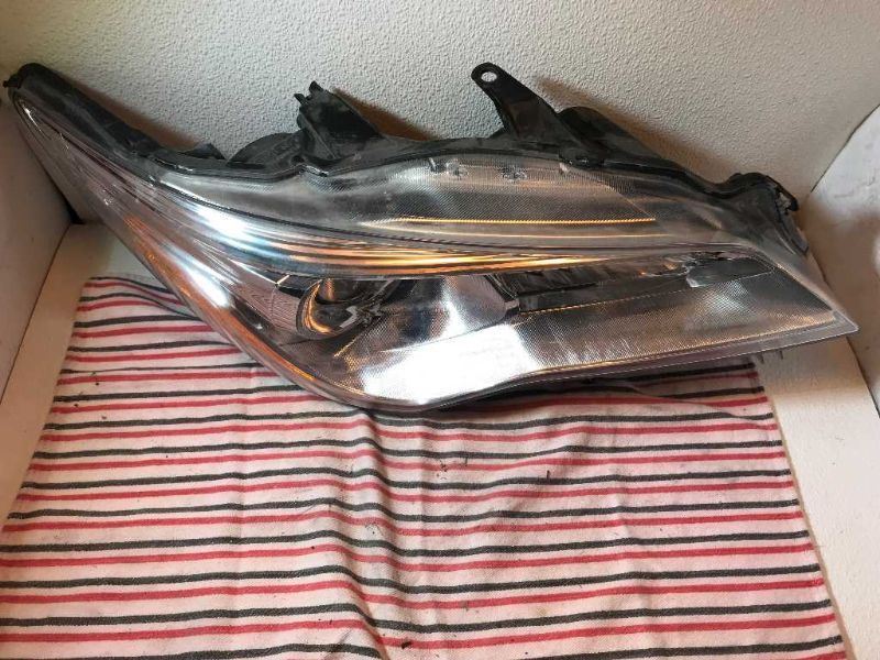 Faro usado original (OEM) Toyota Camry 2015-2017