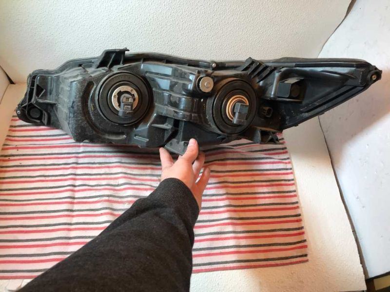 Faro usado original (OEM) Toyota Camry 2015-2017