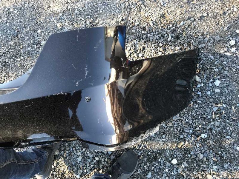 Defensa (parachoques) trasera usada original (OEM) Ford Police Interceptor Sedan 2013-2019