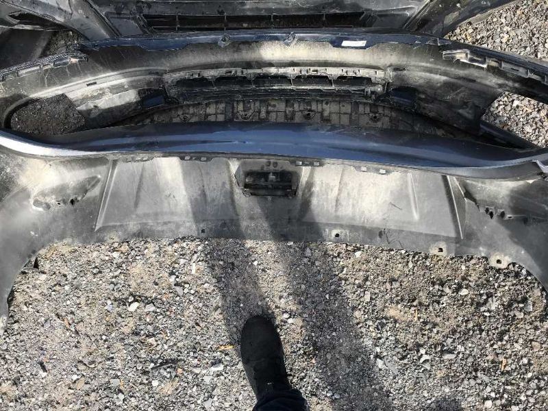 Defensa (parachoques) trasera usada original (OEM) Nissan Rogue 2014-2016