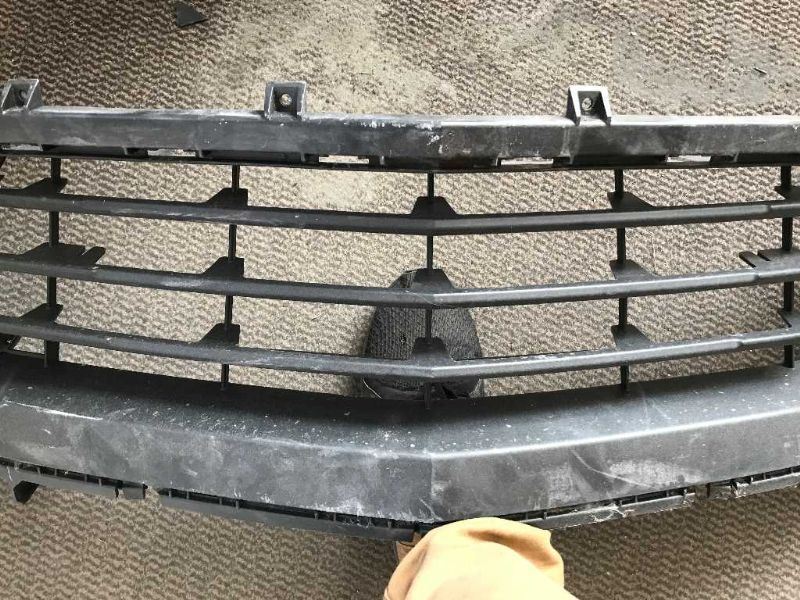 Front bumper grille used genuine OEM Chevrolet Camaro 2016-2025