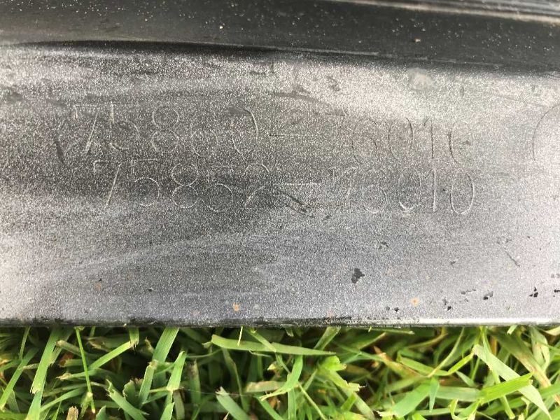 Estribo usado original (OEM)