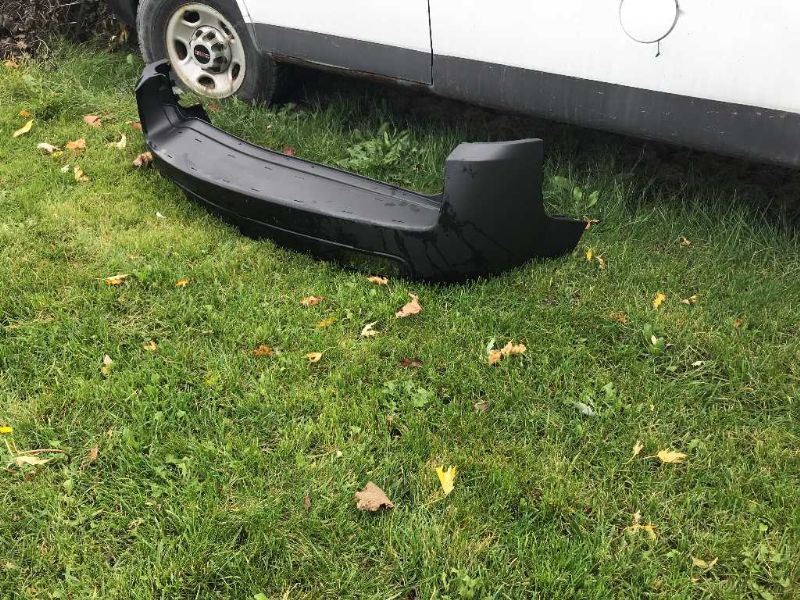 Rear bumper assembly upper used genuine OEM Saturn VUE 2006-2007