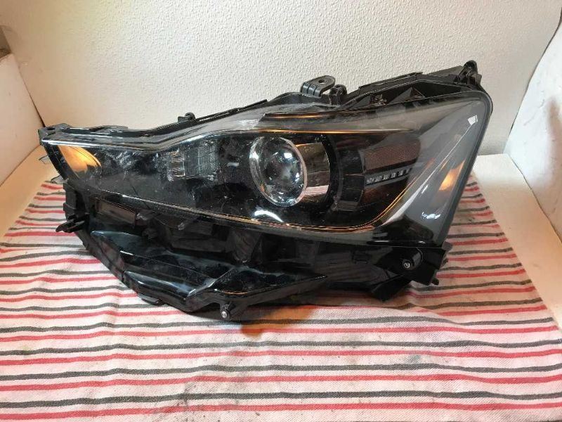 Faro izquierdo usado original (OEM) Lexus IS300 2017-2020