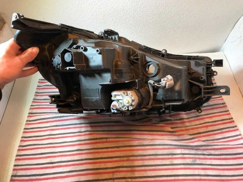 Faro izquierdo usado original (OEM) Lexus IS300 2017-2020