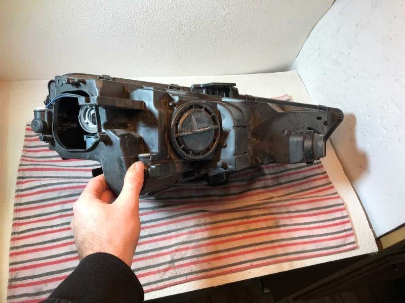 Left headlamp assembly composite used genuine OEM Audi A4 2017-2019