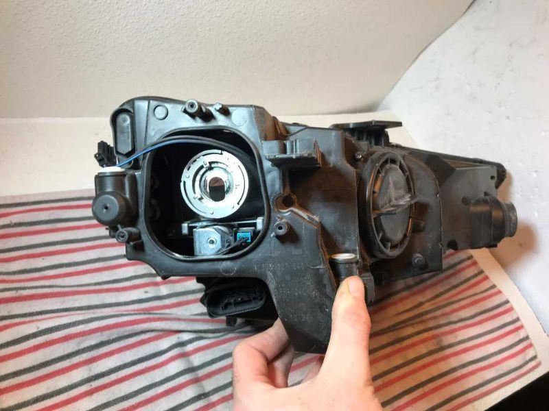 Left headlamp assembly composite used genuine OEM Audi A4 2017-2019