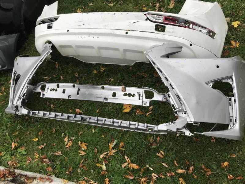 Defensa (parachoques) delantera usada original (OEM) Lexus RX350 2016-2019