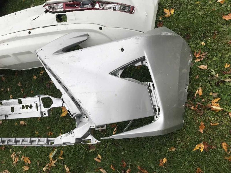 Defensa (parachoques) delantera usada original (OEM) Lexus RX350 2016-2019