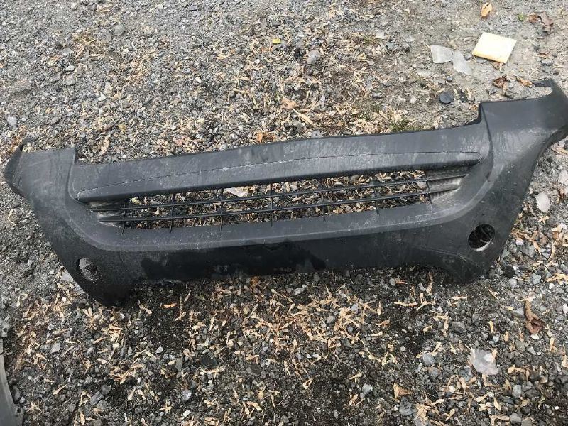 Defensa (parachoques) delantera usada original (OEM) Toyota RAV4 2013-2015