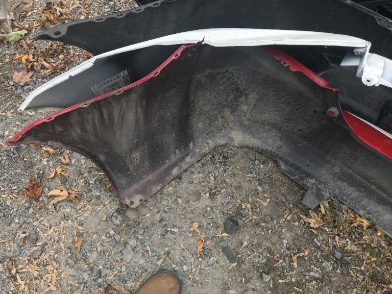 Defensa (parachoques) trasera usada original (OEM) Toyota Yaris 2012-2014