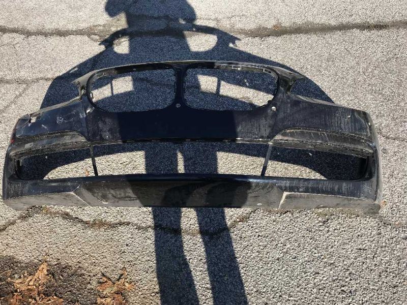 Defensa (parachoques) delantera usada original (OEM) BMW 740I 2011-2012