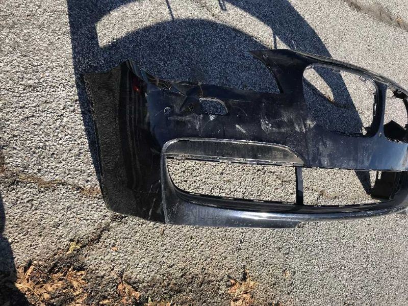 Defensa (parachoques) delantera usada original (OEM) BMW 740I 2011-2012