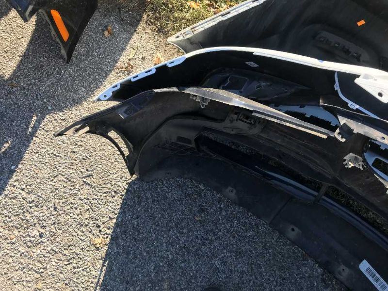 Defensa (parachoques) delantera usada original (OEM) BMW 740I 2011-2012