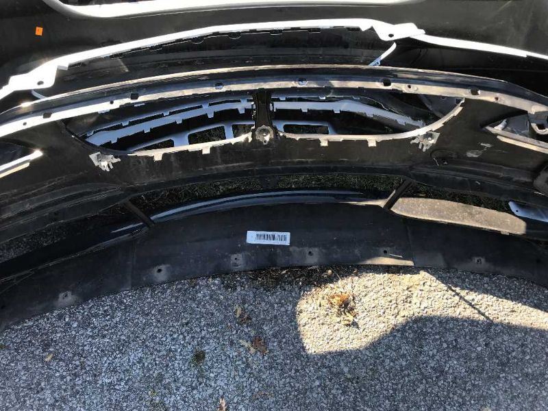 Defensa (parachoques) delantera usada original (OEM) BMW 740I 2011-2012