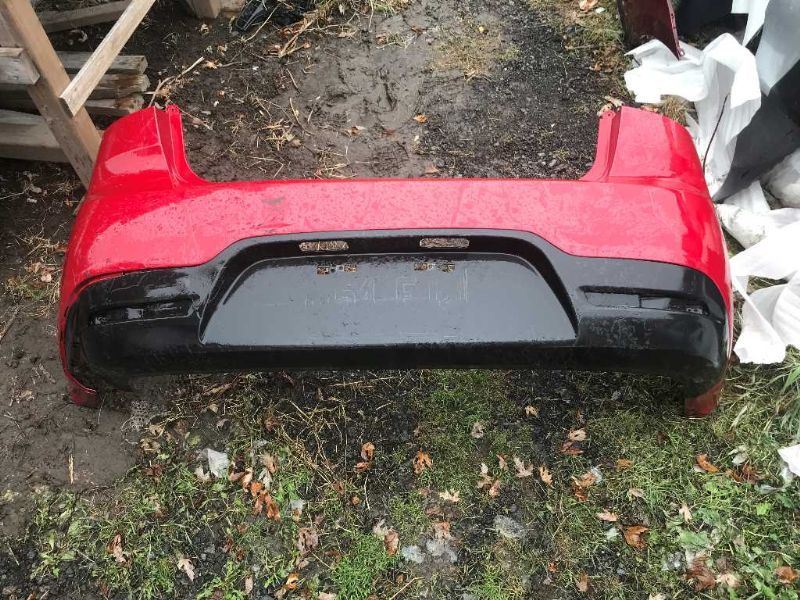 Defensa (parachoques) trasera usada original (OEM) KIA RIO 2012-2015