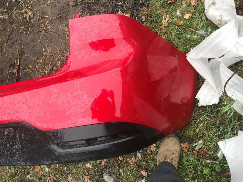 Defensa (parachoques) trasera usada original (OEM) KIA RIO 2012-2015