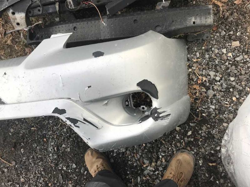 Defensa (parachoques) delantera usada original (OEM) Toyota Matrix 2005-2008