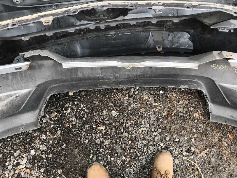 Defensa (parachoques) delantera usada original (OEM) Toyota Matrix 2005-2008