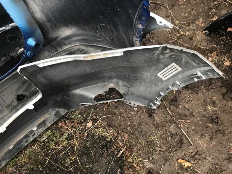 Defensa (parachoques) delantera usada original (OEM) Toyota Highlander 2014-2016