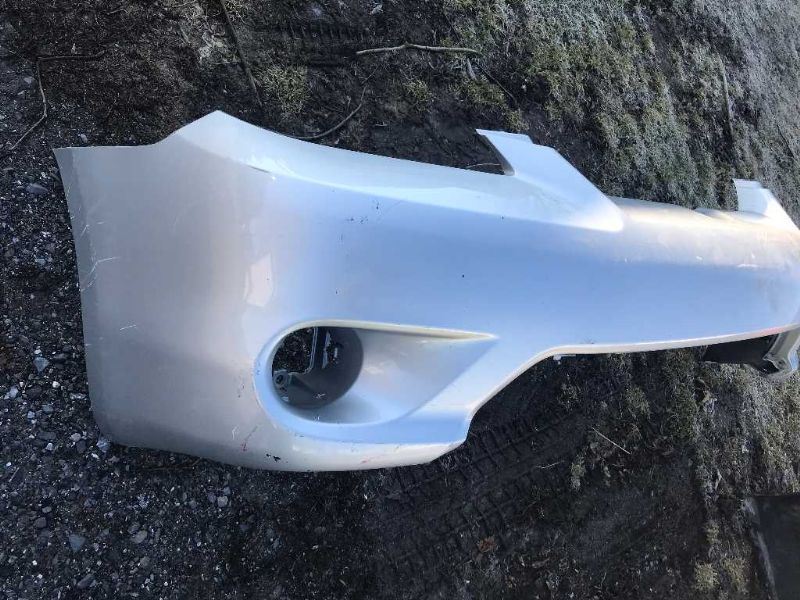 Front bumper cover used genuine OEM Toyota Matrix 2005-2008