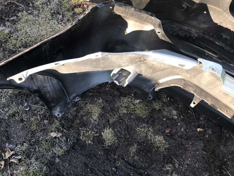Front bumper cover used genuine OEM Toyota Matrix 2005-2008
